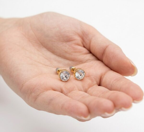 Aretes Dorados con Zirconia Bañados en Oro para Mujer | Aretes Pequeños Elegantes con Brillo