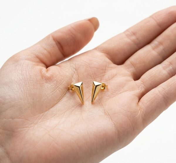 Aretes Triangulares Dorados Bañados en Oro para Mujer Diseño Elegante (2) Aretes Triangulares Dorados Bañados en Oro para Mujer | Diseño Elegante