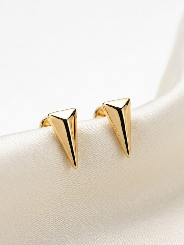 Aretes Triangulares Dorados Bañados en Oro para Mujer | Diseño Elegante