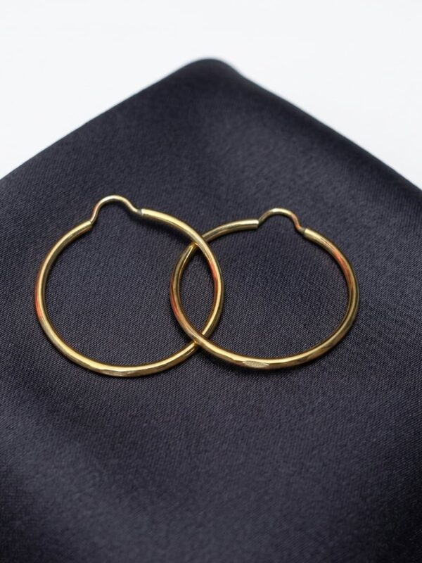 Aretes de Argolla con Oro 14K Minimalistas | Joyería Moderna Versátil para Uso Diario y Profesional