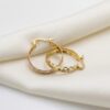 Aretes de Argolla en Oro 14K con Textura Diamantada
