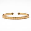 Brazalete Dorado con Textura de Escamas para Mujer | Pulsera Cuff Elegante