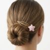 Broche para Cabello con Estrella Rosa Textil y Acabado Dorado Accesorio Femenino Elegante (3) Broche para Cabello con Estrella Rosa Textil y Acabado Dorado | Accesorio Femenino Elegante