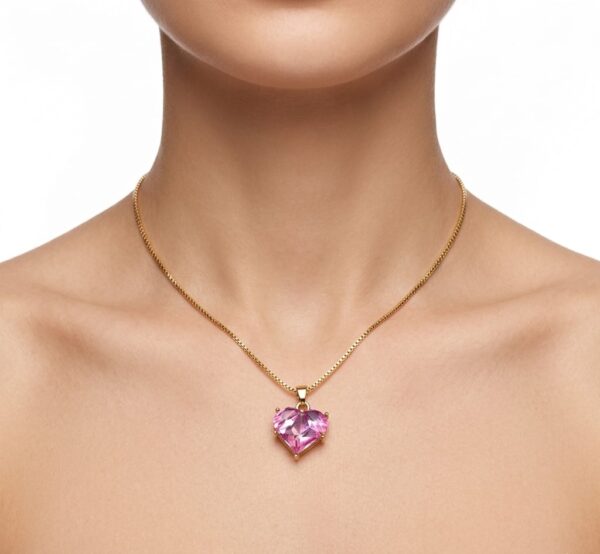 Collar Dorado para Mujer con Dije de Corazón Rosa Elegante