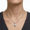 Collar Plateado para Mujer con Dije de Cristal Facetado Elegante
