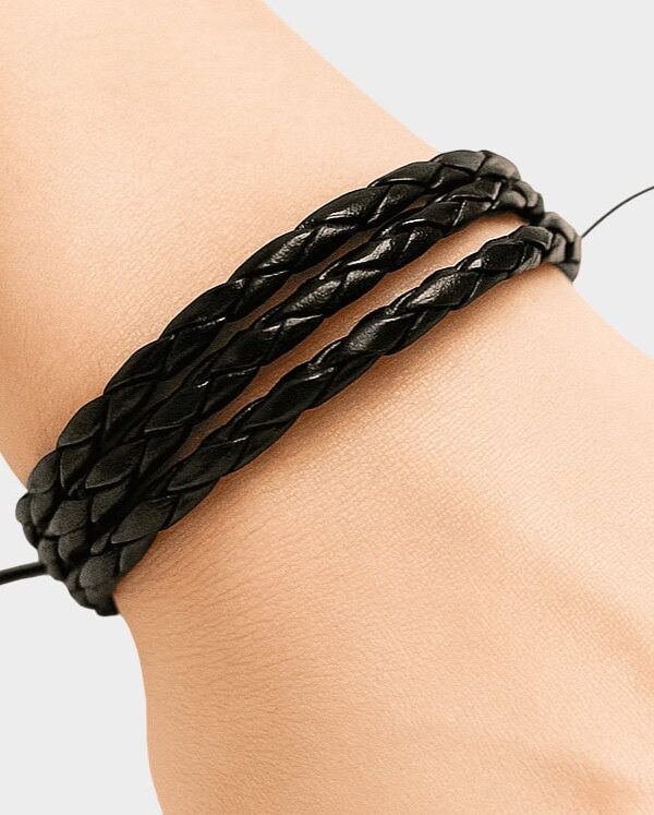 Pulsera Artesanal de Cuero Negro - Trenzado Triple - Accesorio Ajustable Pulsera Artesanal de Cuero Negro - Trenzado Triple - Accesorio Ajustable