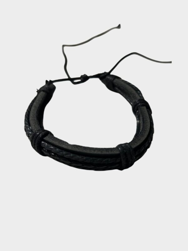Pulsera Artesanal de Cuero Negro con Nudo Lineal - Diseño Minimalista y Versátil (1) Pulsera Artesanal de Cuero Negro con Nudo Lineal - Diseño Minimalista y Versátil