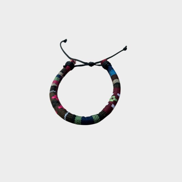 Pulsera Artesanal de Tela - Diseño de Mosaico - Accesorio Ajustable para Uso Diario