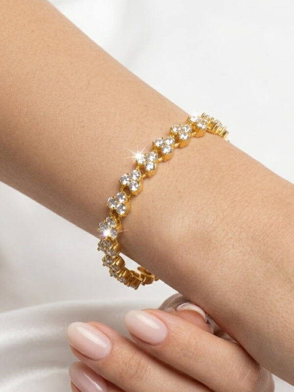 Pulsera Dorada para Mujer con Corazones y Cristales Elegante (3) Pulsera Dorada para Mujer con Corazones y Cristales Elegante