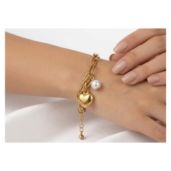 Pulsera Dorada para Mujer con Dijes de Corazón y Perla Elegante