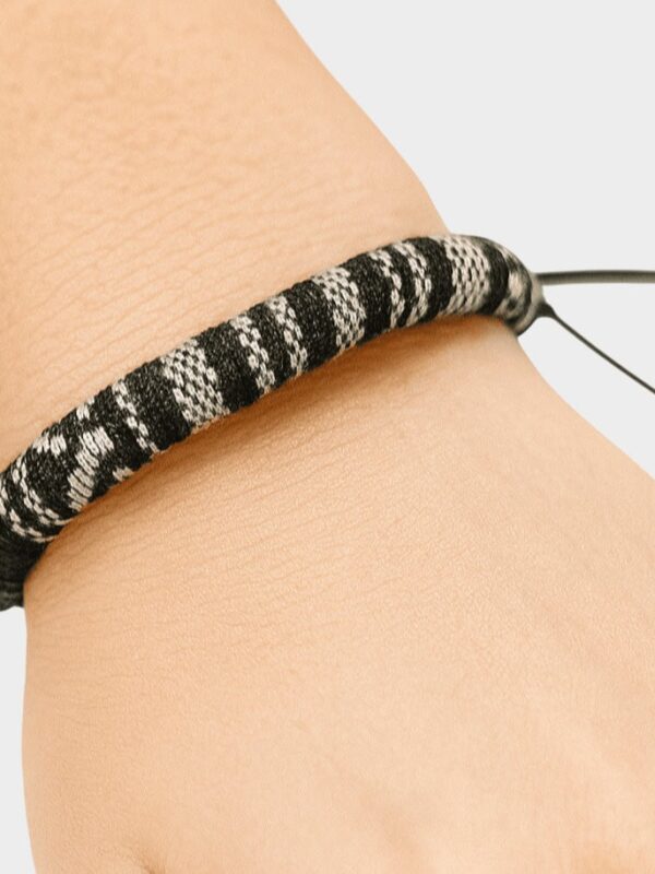 Pulsera Estampado de Serpiente Negro y Gris - Pulsera Ajustable Unisex Estilo Animal Print Pulsera Estampado de Serpiente Negro y Gris - Pulsera Ajustable Unisex Estilo Animal Print