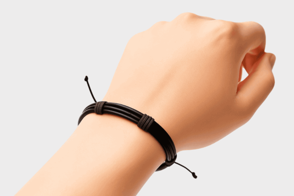 Pulsera de Cuero Café Multicuerda con Cordones Ajustables – Bisutería Artesanal Unisex Estilo Urban y Moderno Pulsera de Cuero Café Multicuerda con Cordones Ajustables – Bisutería Artesanal Unisex Estilo Urban y Moderno