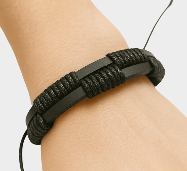 Pulsera de Cuero Negro Unisex - Tejido Artesanal Ajustable Estilo Urbano Casual Pulsera de Cuero Negro Unisex - Tejido Artesanal Ajustable Estilo Urbano Casual