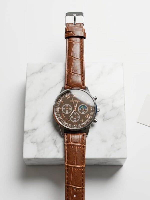 Reloj Clásico para Hombre Geneva con Correa Café y Números Romanos