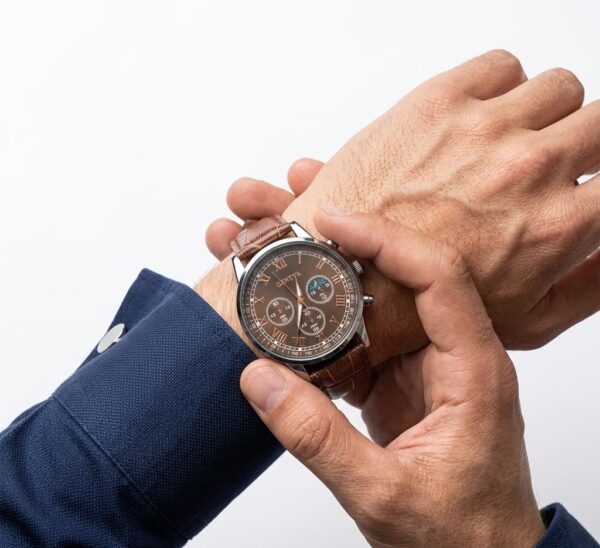 Reloj Clásico para Hombre Geneva con Correa Café y Números Romanos (3) Reloj Clásico para Hombre Geneva con Correa Café y Números Romanos